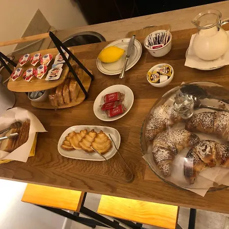 فندق مبيت وإفطار Kale Atenea 3*